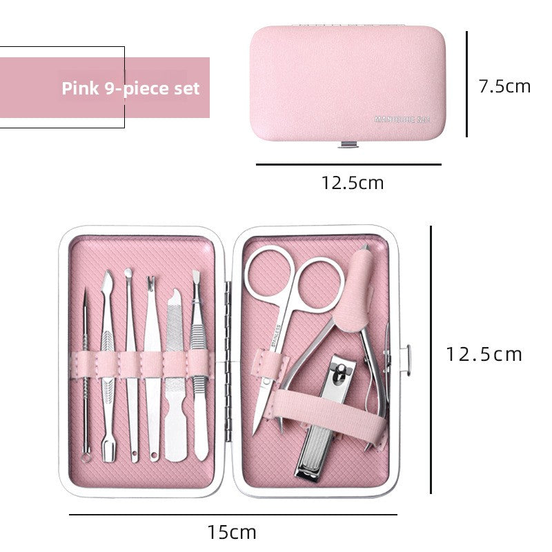 Nail clippers are nail art tools