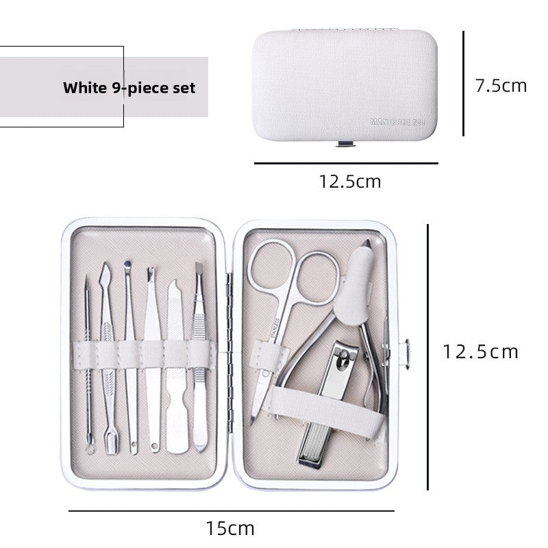 Nail clippers are nail art tools