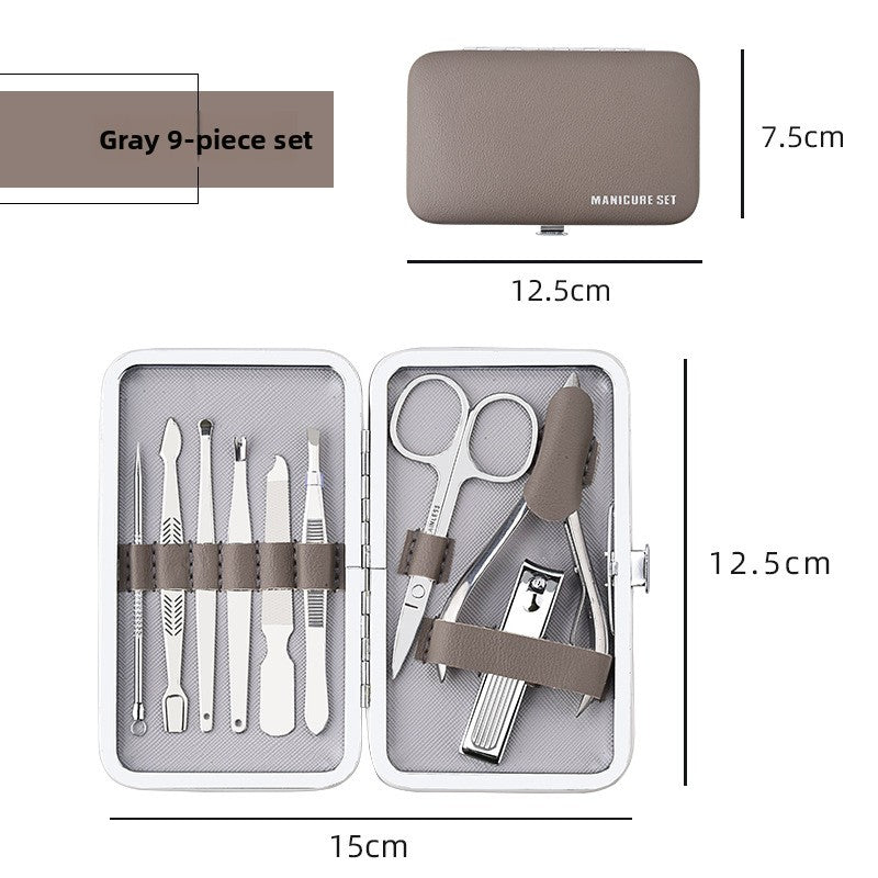 Nail clippers are nail art tools