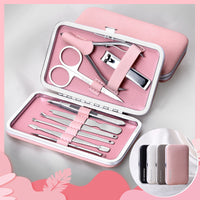 Nail clippers are nail art tools