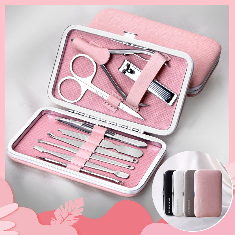 Nail clippers are nail art tools