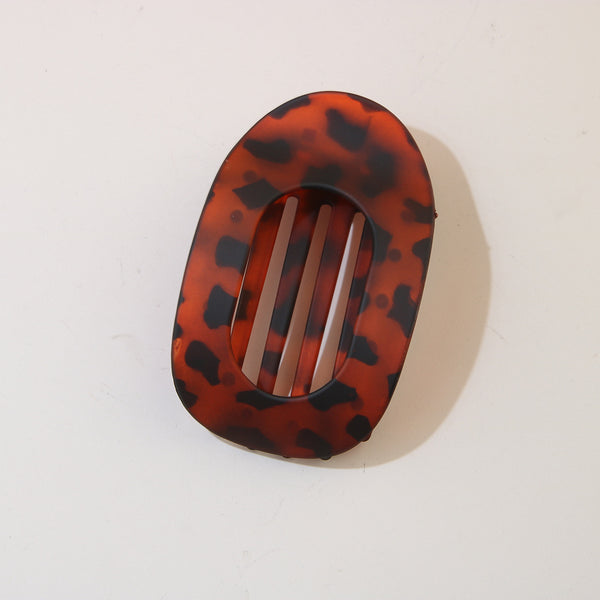 #4 Frosted Red Leopard Oval Clip / Individually Packaged